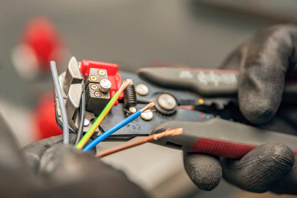 Best Emergency Electrical Repair  in South Haven, MI